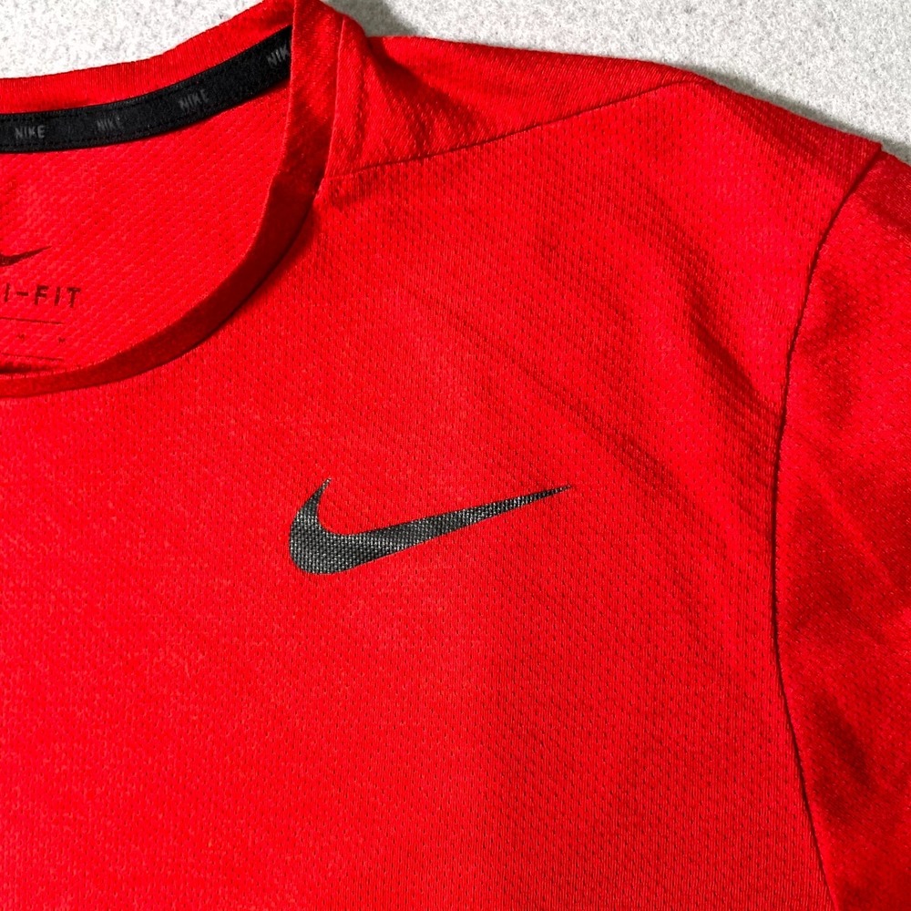Nike Training T Shirt Mens Medium Red Dri Fit Short Sleeve Performance Mesh - Picture 3 of 7